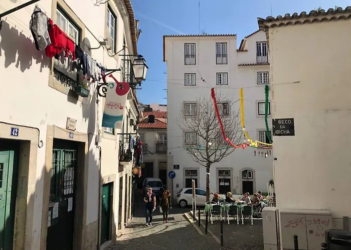 Beautiful & Unique Alfama Flat *