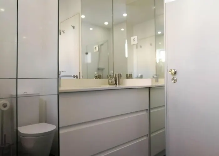 아파트 Beautiful & Unique Alfama Flat
