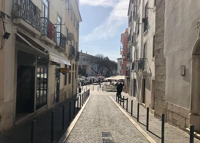 아파트 Beautiful & Unique Alfama Flat